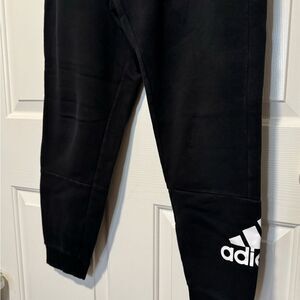 Adidas Black sweatpants with Tapered Fit and Logo size Large